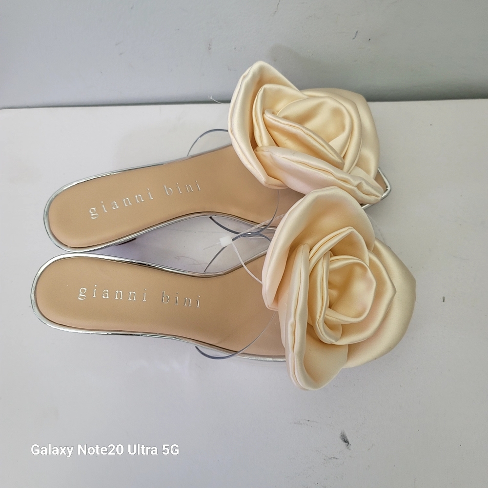 Gianni Bini Alana Clear Flower Dress Sandals - Picture 4 of 8